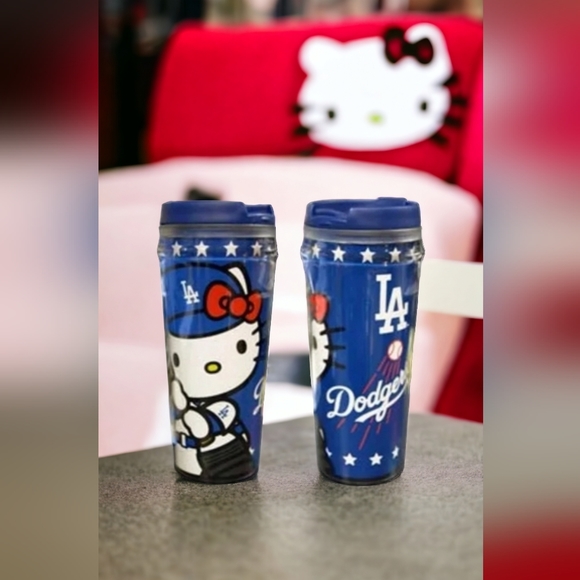 Hello Kitty Los Angeles Dodgers Towel and Tumble Bundle - Picture 4 of 11